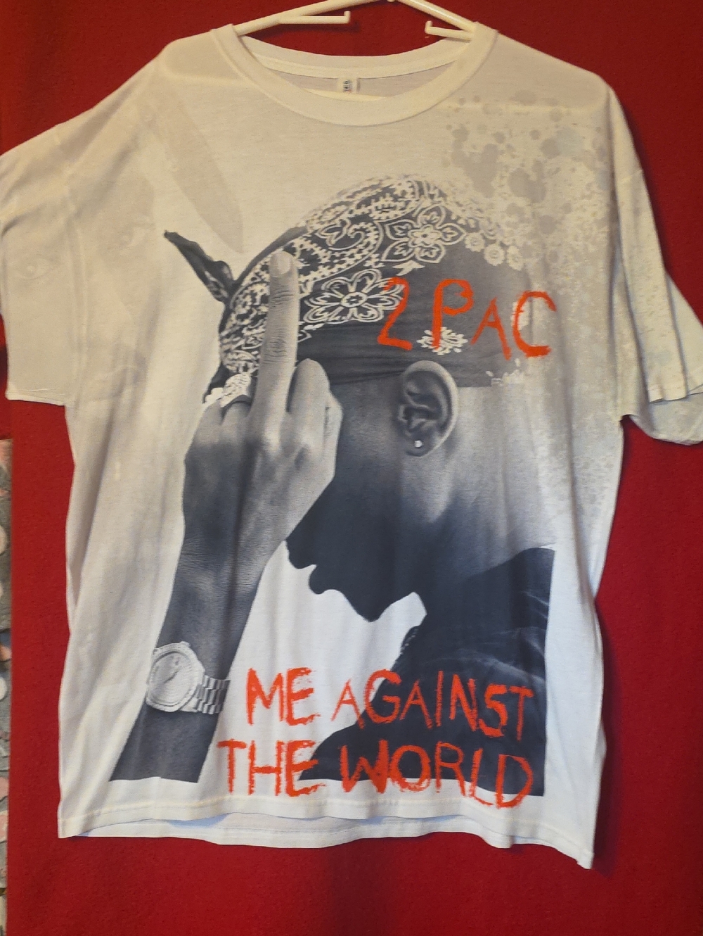 Jerzees White Graphic 2PAC 'Me Against The World' T-Shirt with Red Print